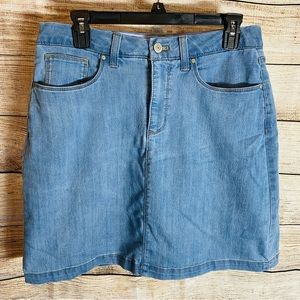 Croft and barrow denim skort size 8
